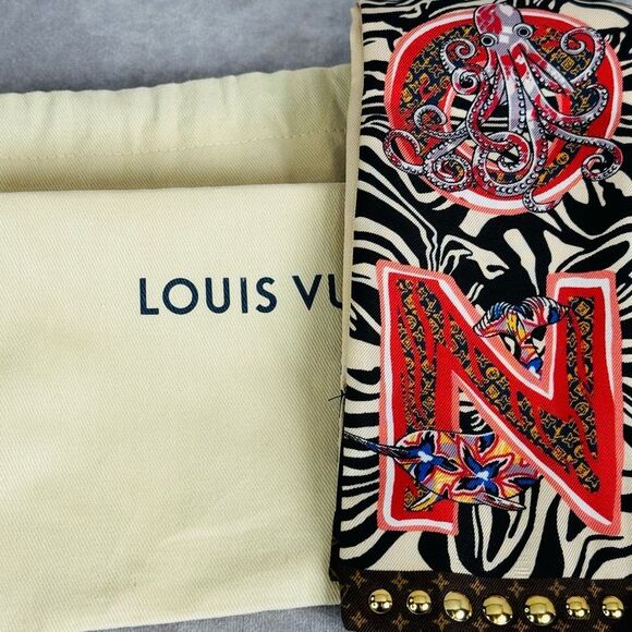Louis Vuitton Studded Silk Animal Twilly Bandeau - Picture 15 of 15